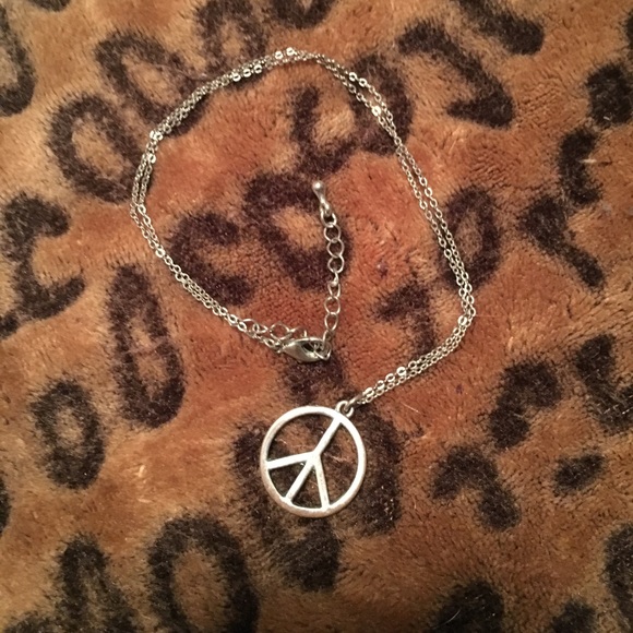 Y2K AEO Peace Sign Choker Necklace